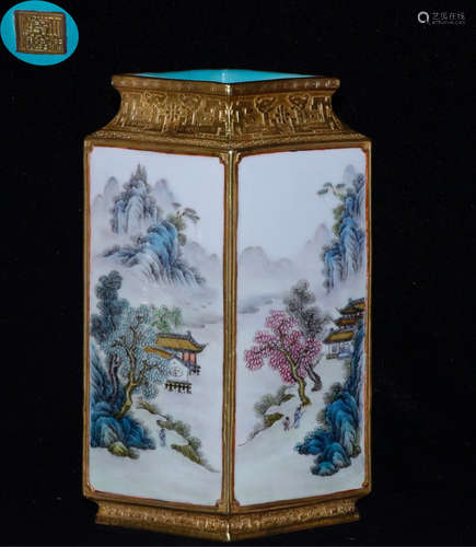 A FAMILLE ROSE GILD LANDSCAPE PATTERN PEN HOLDER