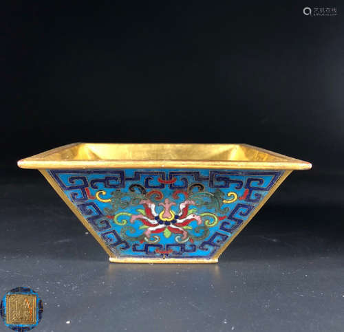 A GILT BRONZE CLOISONNE CASTED SQUARE PEN WASHER