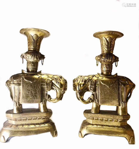 PAIR GILE BRONZE ELEPHANT SHAPED ORNAMENT