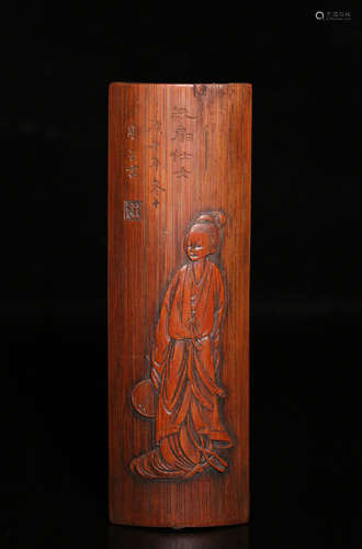 AN OLD BAMBOO CARVED FIGURE PATTERN PENDANT