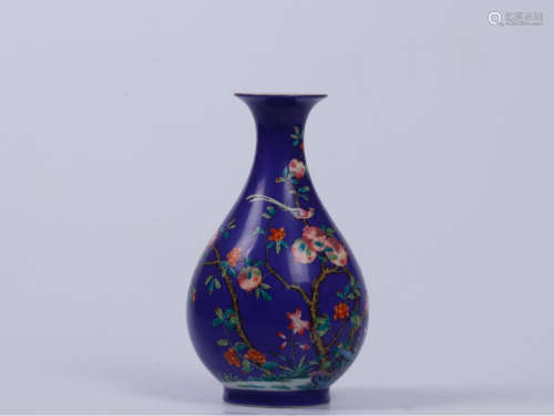 A FAMILLE ROSE FLORAL PATTERN BLUE GLAZED OKHO SPRING BOTTLE