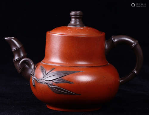 A GUJINGZHOU PURPLE CLAY TEAPOT