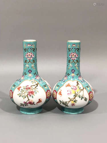 A PAIR OF FLORAL PATTERN VASES