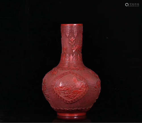 17-19TH CENTURY, A FLORIAL DESIGN PORCELAIN VASE, QING DYNASTY