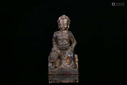 18TH CENTURY, A GILT BRONZE GUANGONG DESIGN FIGURE, MIDDLE QING DYNASTY