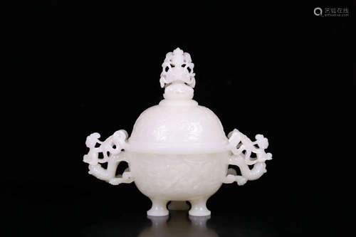 17-19TH CENTURY, A GUANYIN DESIGN DOUBLE-EAR TRIPOD HETIAN JADE CENSER, QING DYNASTY