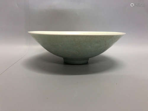 A FLORIAL DESIGN PORCELAIN BOWL, SONG DYNASTY