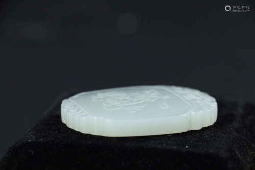 17-19TH CENTURY, A PINGANJIXIANG HETIAN JADE PANDENT, QING DYNASTY