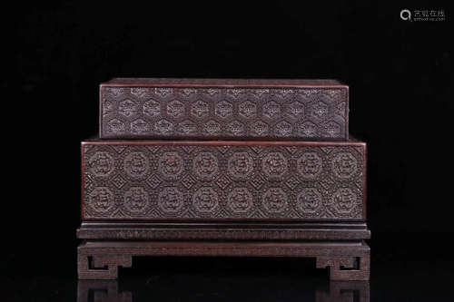 AN IMPERIAL FLORIAL DESIGN SANDALWOOD BOX