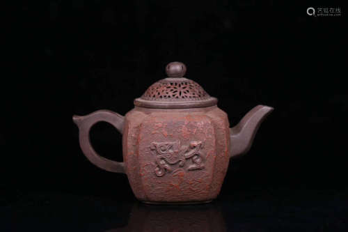 17-19TH CENTURY, A FLORIAL DESIGN PURPLE CLAY TEAPOT, QING DYNASTY