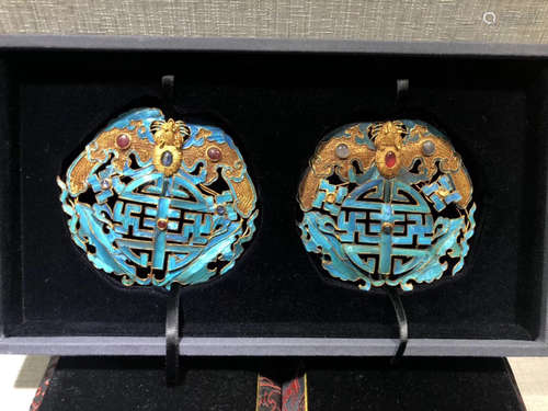 17-19TH CENTURY, A PAIR OF OLD TIBETAN IMPERIAL SPUN GOLD HEADWARES, QING DYNASTY