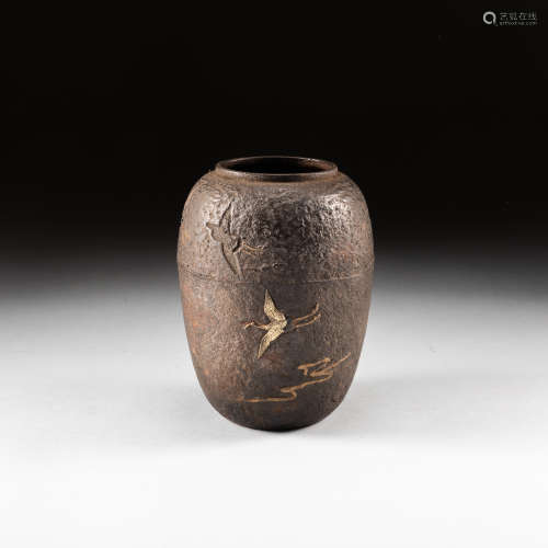 16-17th Antique Japanese Iron Vase