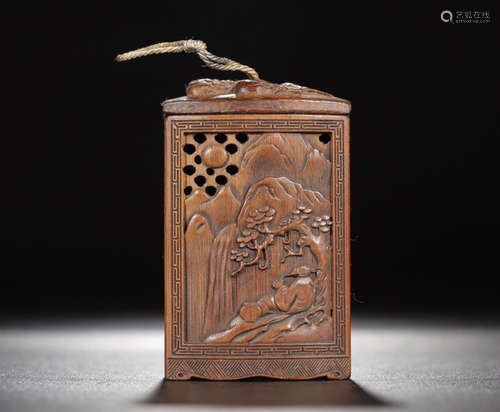 A BAMBOO CARVED HOLLOW INCENSE CONTAINER