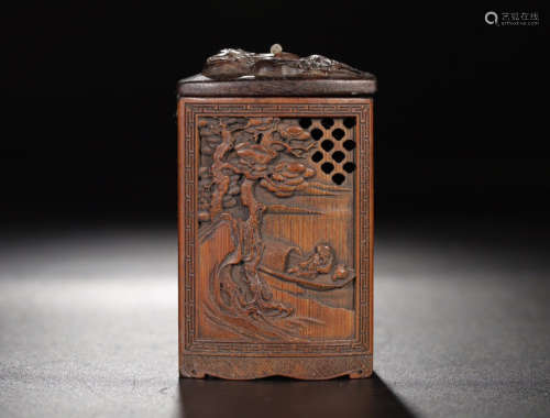 A BAMBOO CARVED HOLLOW INCENSE CONTAINER