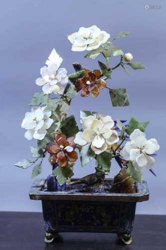 A CLOISONNE AND AGATE DECORATED FLOWER SCENE