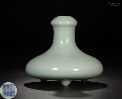 A TIANQING CELADON WATER-CHESTNUT SHAPED VASE