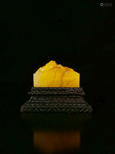 17-19TH CENTURY, A DRAGON PATTERN ORPIMENT SEAL, QING DYNASTY