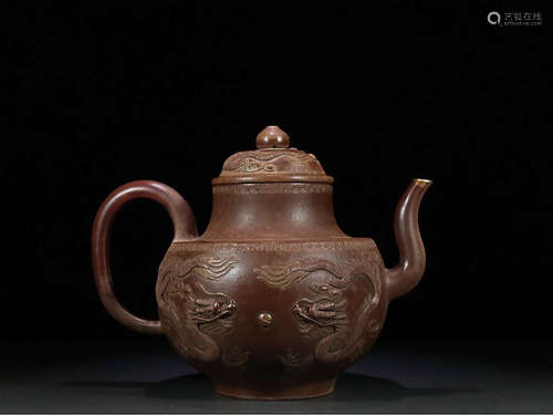 17-19TH CENTURY, A DRAGON PATTERN PURPLE CLAY TEAPOT, QING DYNASTY