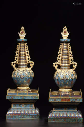 17-19TH CENTURY, A PAIR OF GILT BRONZE FLORAL PATTERN BUDDHA TOWERS, QING DYNASTY