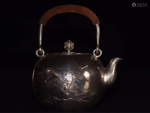 A LANDSCAPE&FLORAL PATTERN SILVER TEAPOT