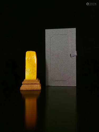 17-19TH CENTURY, A YELLOW FIELD STONE SEAL, QING DYNASTY