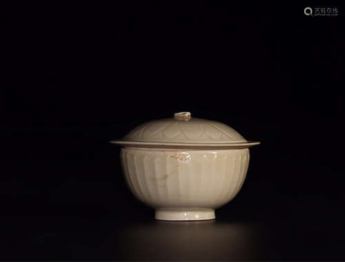 10-11TH CENTURY, A DING KILN COVERED BOWL, NORTHERN SONG DYNASTY