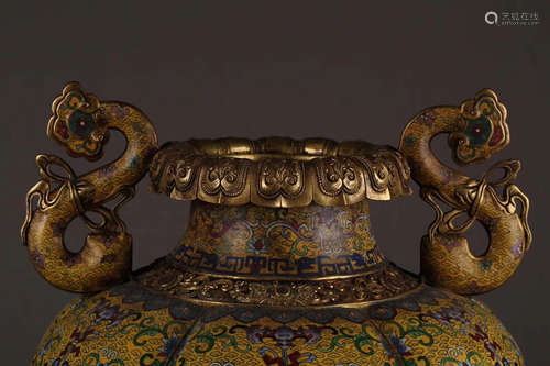 17-19TH CENTURY, AN OLD TIBETAN CLOISONNE VASE, QING DYNASTY