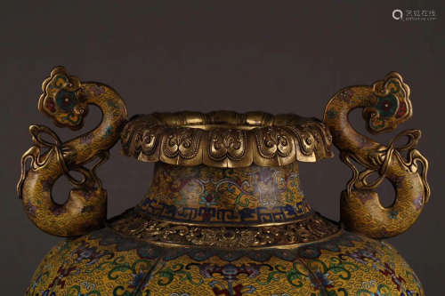 17-19TH CENTURY, AN OLD TIBETAN CLOISONNE VASE, QING DYNASTY