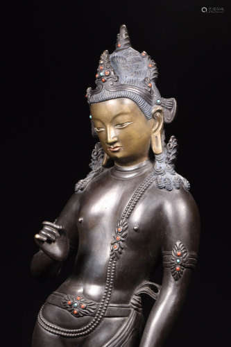 17-19TH CENTURY, A BRONZE BUDDHA DESIGN FIGURE, QING DYNASTY