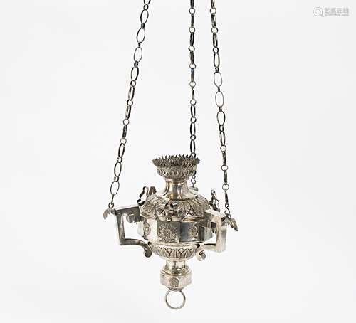 EWIGES LICHT STYLE LOUIS XVI. Metall, versilbert. H. ca. 97cm. Zustand A. Sonderregelungen Art &