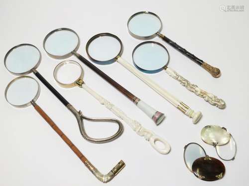 SAMMLUNG VON 14 LUPEN UND 3 LORGNONS. Unterschiedliche Herkunft. 19./20. Jh. Glas, Metall, Horn,