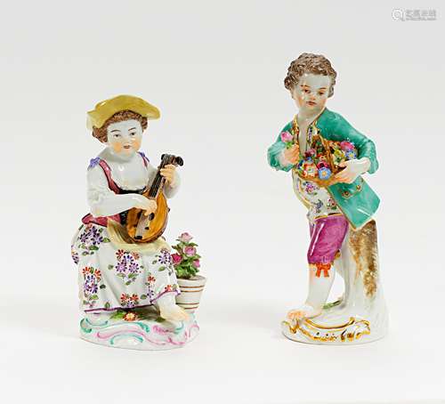 KLEINER GÄRTNERJUNGE UND MÄDCHEN MIT MANDOLINE. Meissen. Porzellan, farbig und gold staffiert. H.