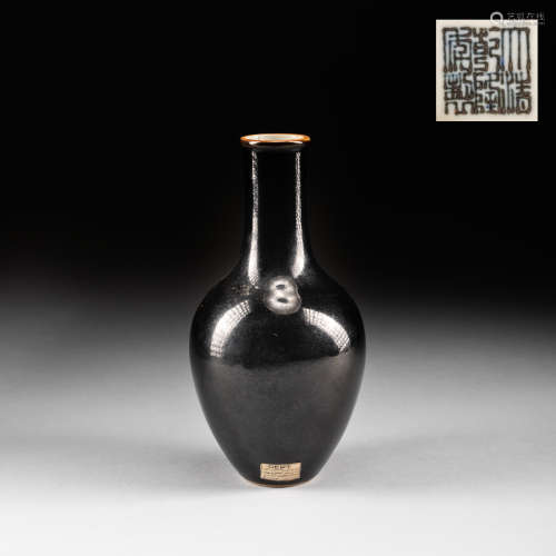 18th Qianlong Mark Antique Black Glazed Vase