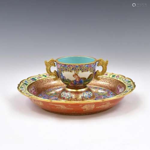 SET OF QIANLONG CENTERPIECE CUP & SAUCER