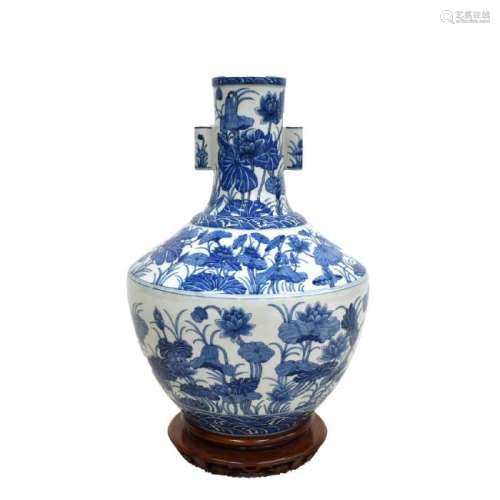 LARGE BLUE & WHITE LOTUS WRAPPED AMPHORA VASE