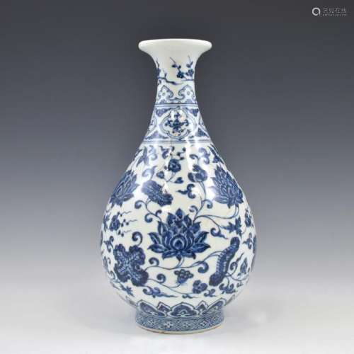 MING BLUE & WHITE WRAPPED FLORAL PEAR VASE