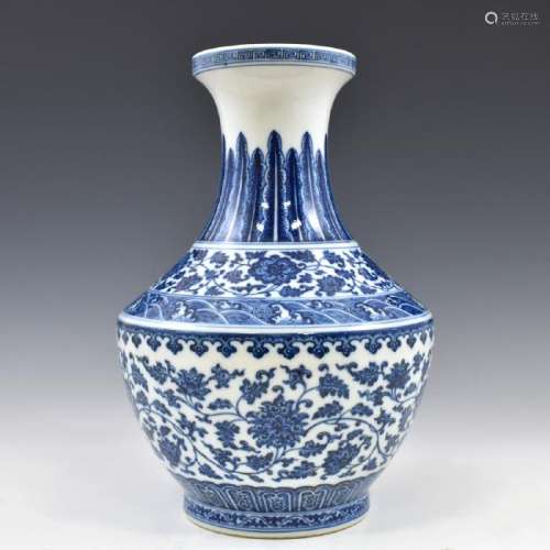 QIANLONG BLUE & WHITE WRAPPED FLORAL VASE