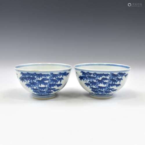 PAIE OF GUANGXU BLUE & WHITE BOWLS