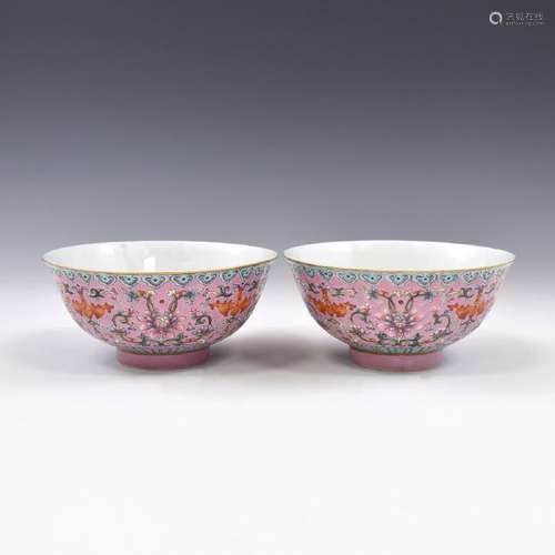 PAIR QIANLONG FAMILLE ROSE PORCELAIN BOWLS