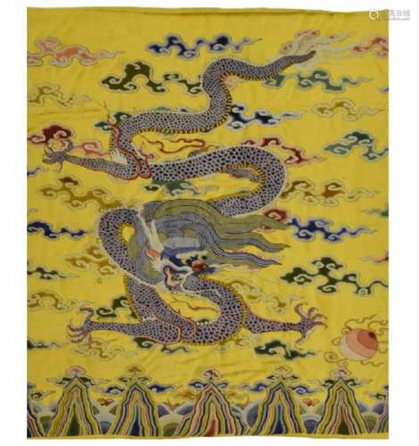 18TH/19TH C CHINESE EMBROIDERY SILK PANEL