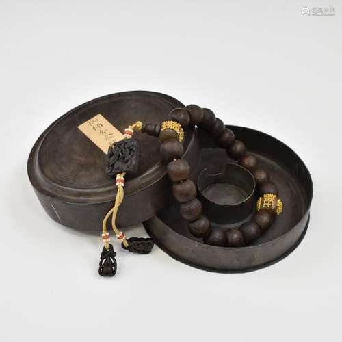 CARVED CHENXIANG PRAYERS BEADS IN BOX