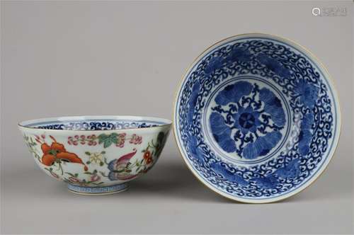 PAIR OF CHINESE PORCELAIN BLUE AND WHTIE FAMILE ROSE