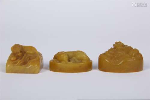 THREE CHINESE TIANHUANG STONE SEALS