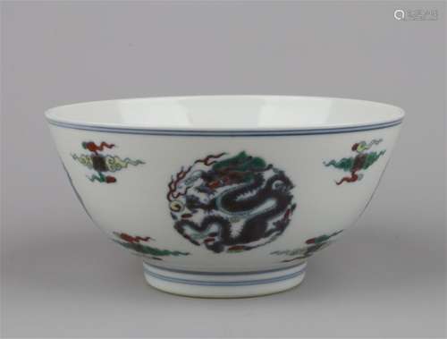 CHINESE PORCELAIN BLUE AND WHITE DOUCAI DRAGON BOWL