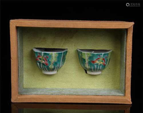 PAIR OF CHINESE PORCELAIN FAMILLE ROSE LOTUS CUPS