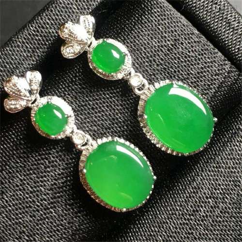 18K WHITE GOLD DIAMOND NATURAL JADEITE EARRINGS