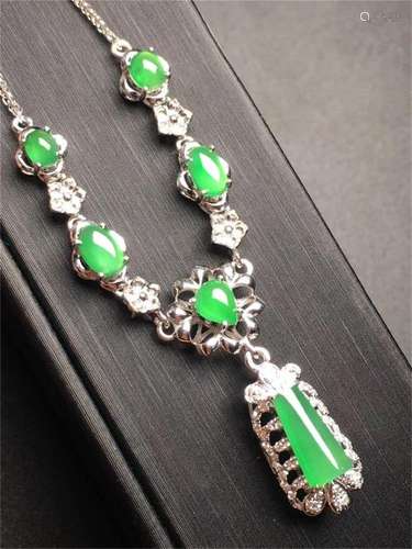 18K WHITE GOLD DIAMOND NATURAL JADEITE NECKLACE