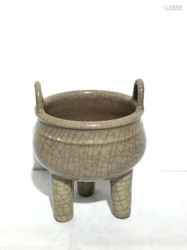 Qing dynasty Ge type tripod censer