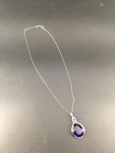 An amethyst/diamonds inlaid silver necklace