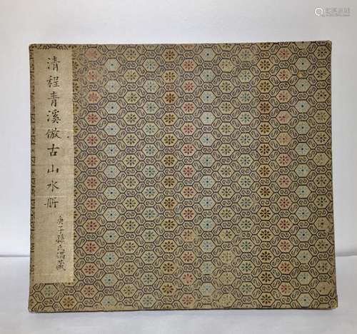 Old Chinese album with 12 paintings on silk